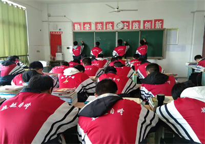 泗陽(yáng)中專師生熱議習(xí)近平總書(shū)記重要講話