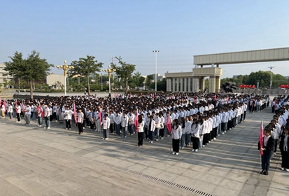 職教活動(dòng)周：宿豫中專召開“技能成才，強(qiáng)國(guó)有我”主題晨會(huì)