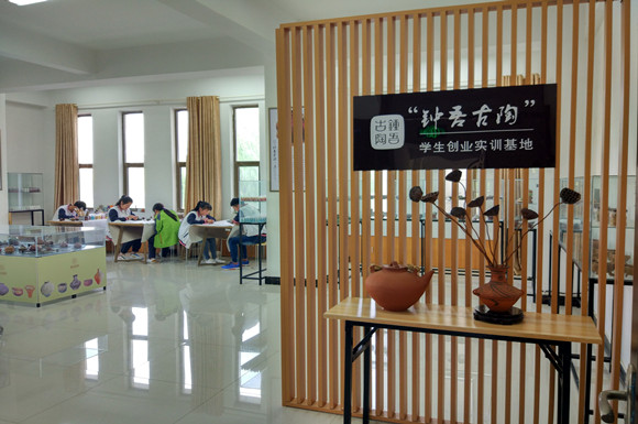 傳承傳統(tǒng)技藝  促進(jìn)學(xué)生專業(yè)成長