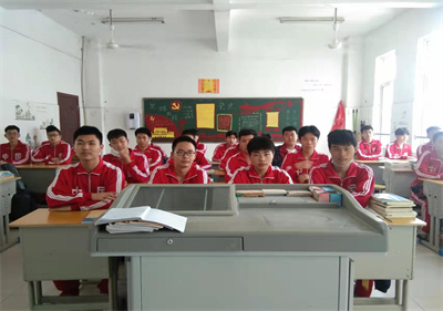 泗陽中專上好育人“最后一課”扎實做好畢業(yè)生教育
