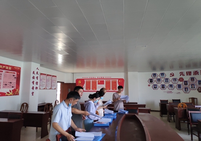 泗陽中專組織對(duì)黨支部“六化”達(dá)標(biāo)創(chuàng)優(yōu)情況進(jìn)行觀摩