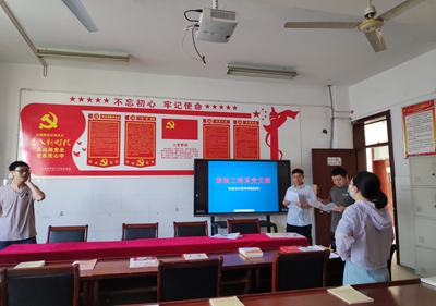 泗陽中專組織對(duì)黨支部“六化”達(dá)標(biāo)創(chuàng)優(yōu)情況進(jìn)行觀摩