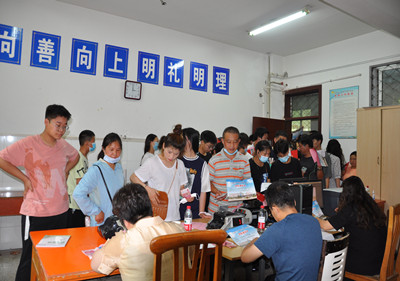 泗陽中專招生報(bào)名現(xiàn)場火爆