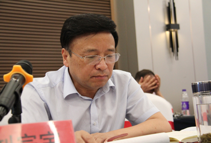 宿遷經(jīng)貿(mào)高職組織召開校園安全管理暨預(yù)防未成年人犯罪專題研討會(huì)