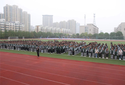 讓青春在汗水中閃光 ——泗洪中專舉行2022級新生入學教育及軍訓動員大會