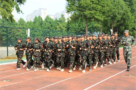 百煉成鋼   揚(yáng)帆起航