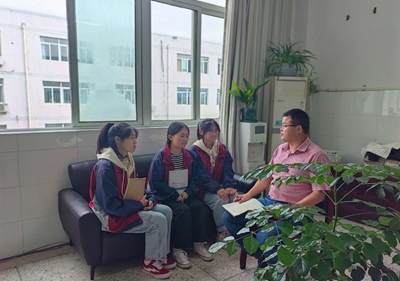 泗陽(yáng)中專顧華明：賡續(xù)師者初心，教書育人正德