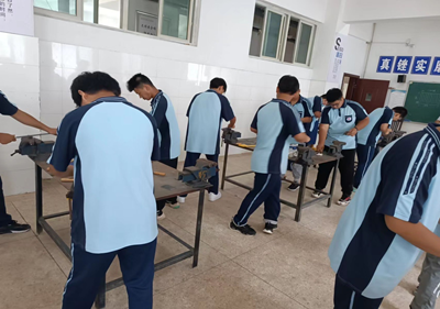 在實(shí)訓(xùn)中綻放青春