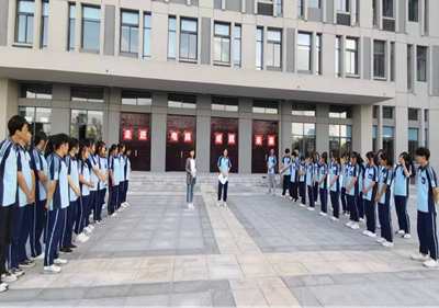 泗陽中專開展“走進電商，成就未來”主題團日活動