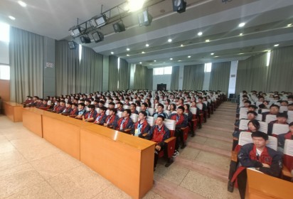 學(xué)有方向 青春向上——泗陽中專服裝程系召開2023級新生專業(yè)介紹暨紀律教育大會