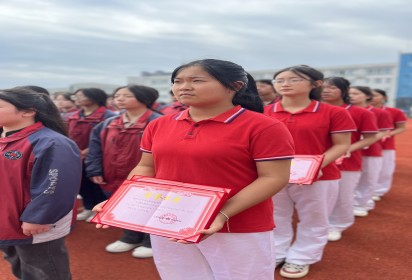 礪行逐夢(mèng)迎新季 風(fēng)帆再起展新程 ——泗陽中專舉行2023年秋季學(xué)期開學(xué)典禮
