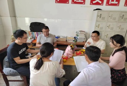 凝心聚力 合力共贏 ——泗陽中專職教高考一部高三機(jī)電班召開科任老師座談會(huì)