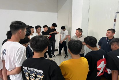 丹桂飄香訪企業(yè) 細(xì)雨潤物暖學(xué)生 ——泗陽中專到泗陽泰碩電子有限公司看望頂崗實(shí)習(xí)學(xué)生
