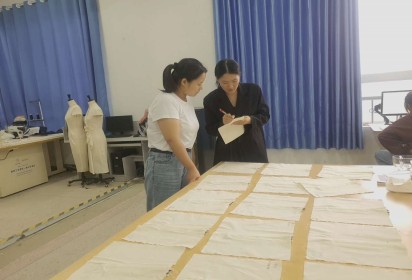 展技能  賽風(fēng)采  同提升 —泗陽(yáng)中專服裝工程系舉行服裝與服飾設(shè)計(jì)專業(yè)9月份技能月賽