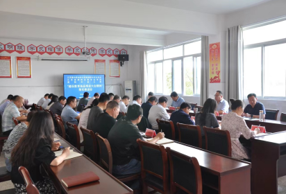 落實(shí)縣委部署 加速職業(yè)教育新發(fā)展 ——泗陽中專召開貫徹落實(shí)建設(shè)教育強(qiáng)縣大會精神工作 推進(jìn)會