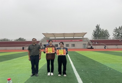 泗陽中專服裝工程系舉行“迎中秋慶祝國慶展青春自我”大課間活動展評