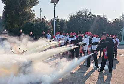 強(qiáng)化實(shí)踐演練 敲響安全警鐘——宿遷經(jīng)貿(mào)高職后勤處開展消防演練