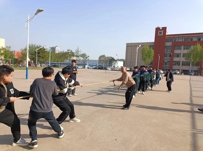 青春當有為 筑夢向未來 --宿遷開放大學汽車工程系舉行24屆畢業(yè)生歡送活動
