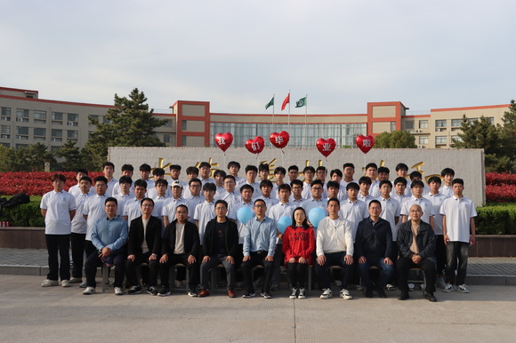 青春當有為 筑夢向未來 --宿遷開放大學汽車工程系舉行24屆畢業(yè)生歡送活動