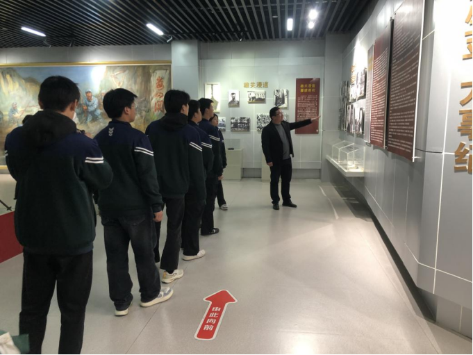 傳承紅色基因 弘揚(yáng)革命精神 ——宿遷開放大學(xué)土木工程系開展清明祭掃活動(dòng)