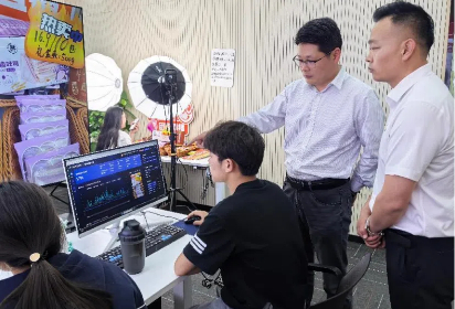 黨建引領(lǐng)聚合力 校社聯(lián)動促發(fā)展