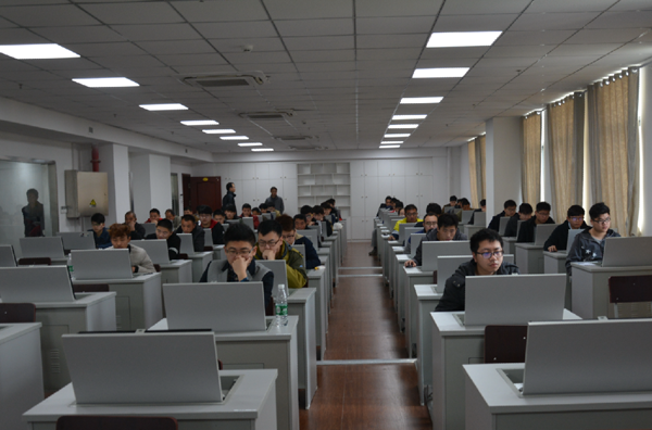 淮海技師學院今年首批社會化維修電工中級培訓班技能鑒定圓滿結束