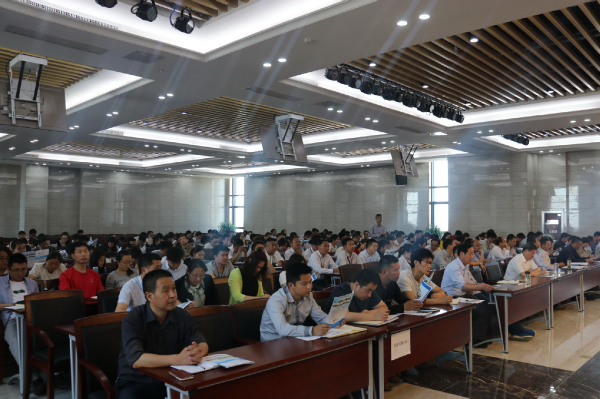 淮海技師學院舉行2017年第五期大講堂