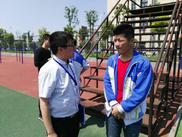 市文明辦對淮海技師學院創(chuàng)建文明校園工作進行階段性檢查驗收