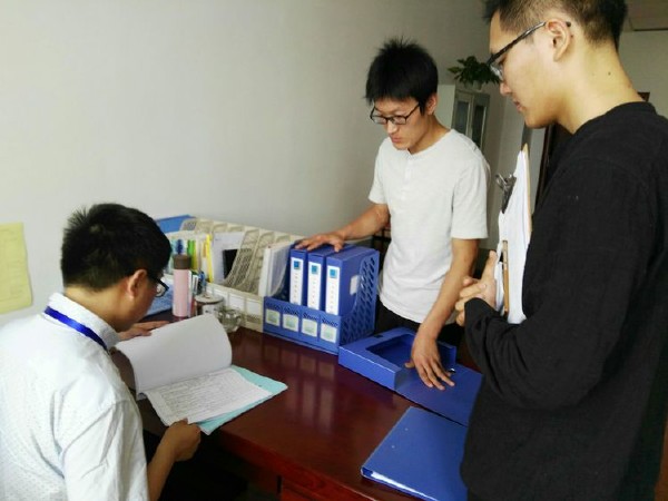 市文明辦對淮海技師學院創(chuàng)建文明校園工作進行階段性檢查驗收
