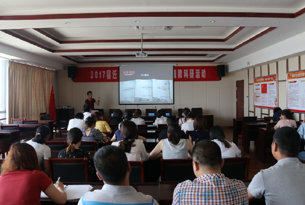 淮海技師學(xué)院與蘇州連通教育舉行客服人才培養(yǎng)基地授牌儀式