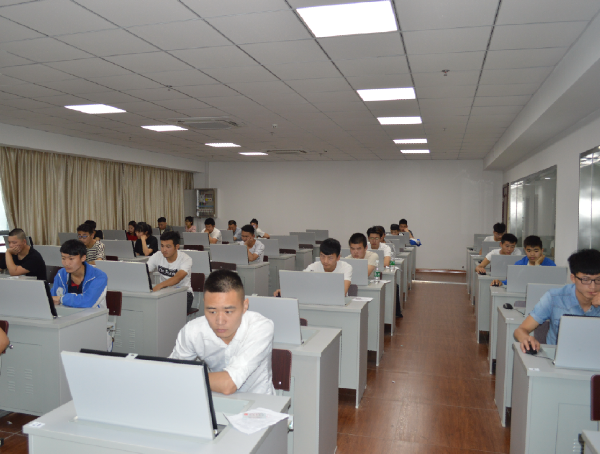 淮海技師學(xué)院成人教育計(jì)算機(jī)統(tǒng)考工作順利完成