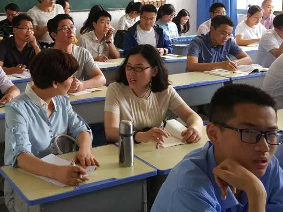市職業(yè)教育數(shù)學(xué)科研基地教研活動(dòng)在宿遷經(jīng)貿(mào)高職舉行