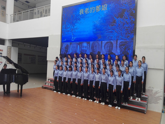 宿遷經(jīng)貿(mào)高職合唱團(tuán)傾情演繹《松花江上》紀(jì)念“九.一八”