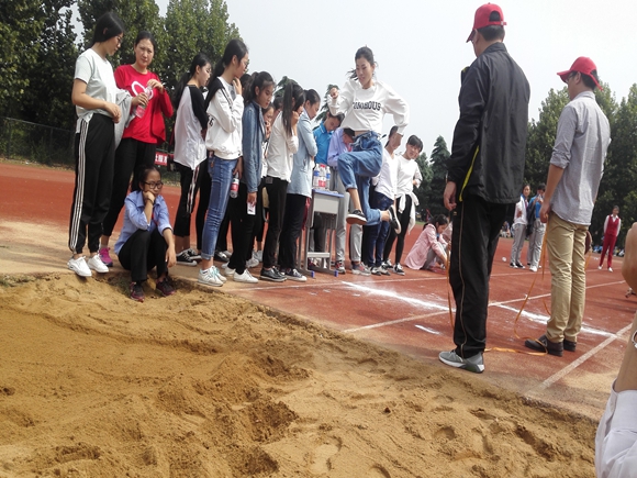 宿遷經(jīng)貿(mào)高職系部聯(lián)誼運(yùn)動(dòng)會(huì)成功舉辦