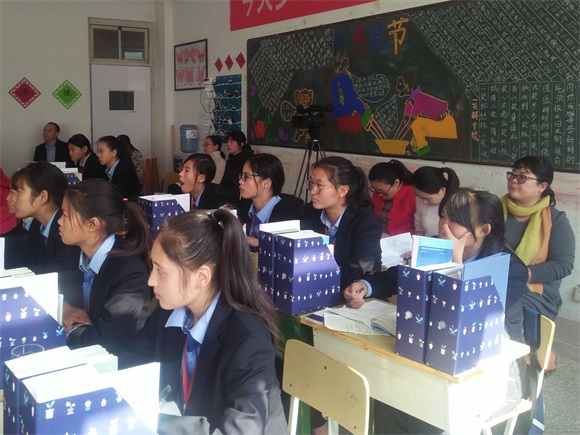 進(jìn)行教學(xué)診斷，提升教師課堂教學(xué)的理性自覺