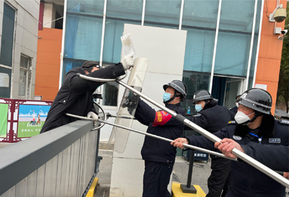 反恐防暴 護(hù)“生”安全——宿遷經(jīng)貿(mào)高職舉行反恐防暴安全演練