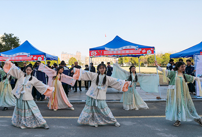 宿遷經(jīng)貿(mào)高職：多彩社團(tuán)，快樂成長