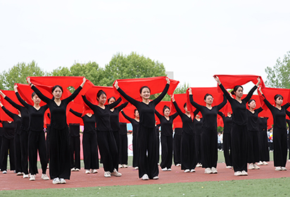 宿遷經(jīng)貿(mào)高職2024年陽光體育節(jié)暨第33屆田徑運(yùn)動(dòng)會(huì)隆重開幕