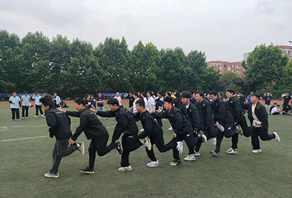 宿遷經(jīng)貿(mào)高職學(xué)生趣味運動會:別樣精彩嗨翻校園