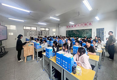 共話手機管理 共促學(xué)生成長——宿遷經(jīng)貿(mào)高職信息系開展主題班會觀摩課活動