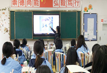 立冬知暖意?書香憶傳承——宿遷經(jīng)貿(mào)高職社會服務系開展立冬主題教育早間德育微課堂活動