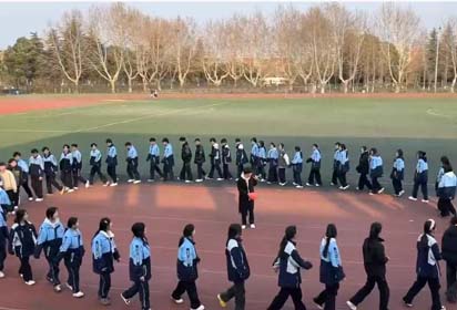 春日綻放！宿遷經(jīng)貿(mào)高職商貿(mào)系趣味運動會燃情啟幕