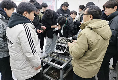 創(chuàng)新教學(xué)模式，讓課堂走進企業(yè)——宿遷經(jīng)貿(mào)高職汽車工程系組織學(xué)生赴企業(yè)見習(xí)