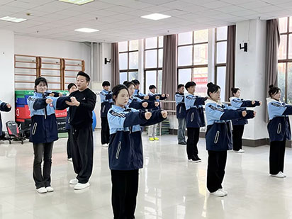 堅定 “五立” 教育理念，開展多彩社團活動