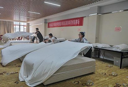 技能與藝術(shù)齊綻放——宿遷經(jīng)貿(mào)高職社會(huì)服務(wù)系開(kāi)展職教活動(dòng)周風(fēng)采展示