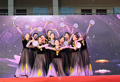 “五立” 鑄魂育新芽 藝彩飛揚(yáng)綻芳華——宿遷經(jīng)貿(mào)高職舉行 “五立” 大舞臺(tái)第二期暨 2021 級(jí)表演藝術(shù)大專班技能匯報(bào)演出