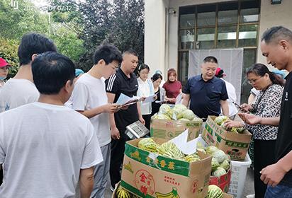 家校攜手共筑食品安全防線——宿遷經(jīng)貿(mào)高職校舉辦學(xué)校食堂開放日活動