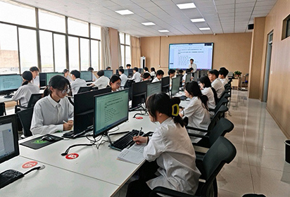 宿遷經(jīng)貿(mào)高職：產(chǎn)教融合賦能學生成長，實踐教學開啟技能新篇