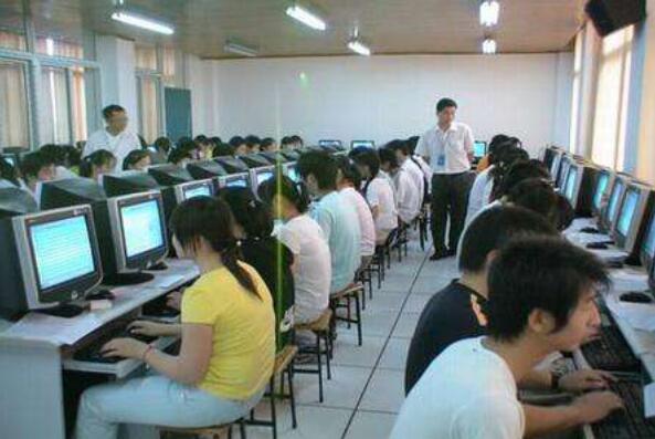 泗洪中專中級職業(yè)技能鑒定考試圓滿完成
