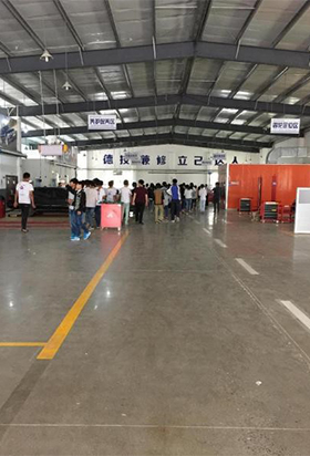 泗洪中專職教活動周系列宣傳稿件7 初中生走進(jìn)泗洪中專體驗觀摩職業(yè)教育